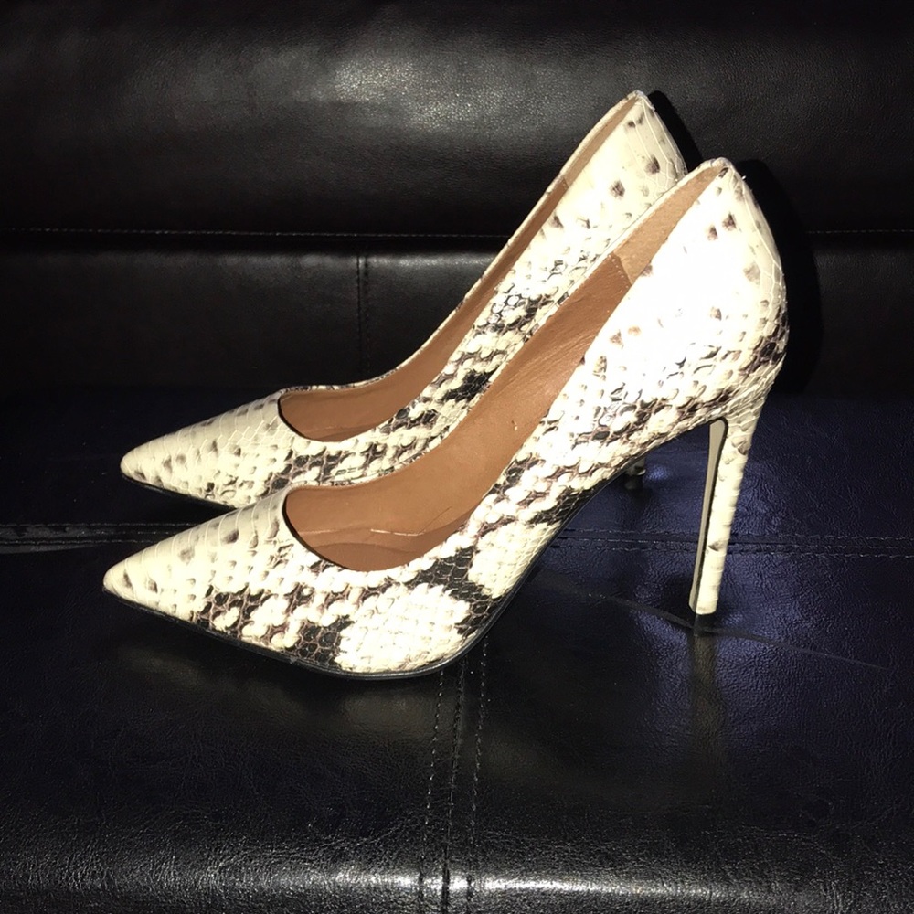 Steve Madden Prototype 8.5 - 4” Pump